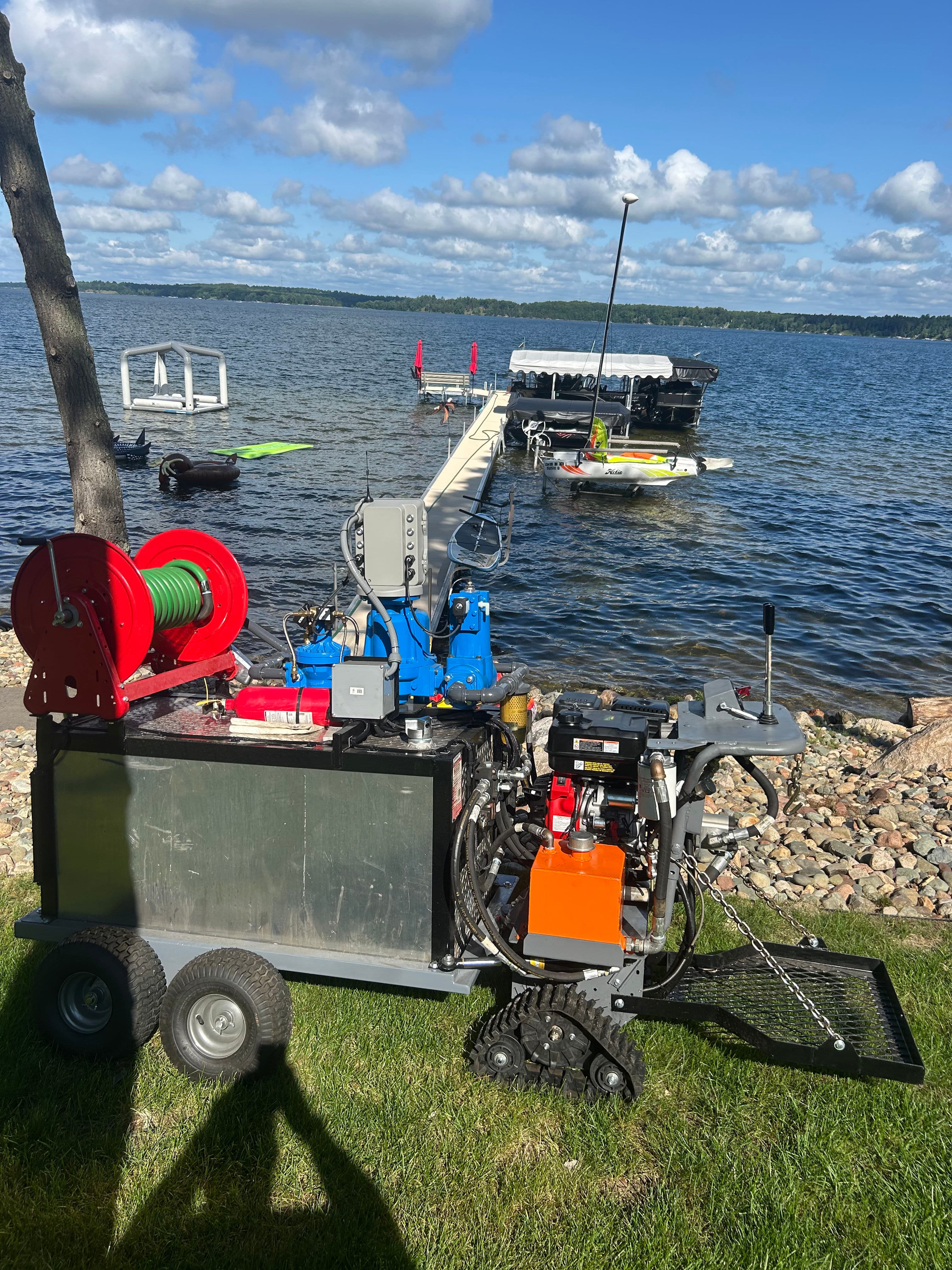 Project Dock Fueling Made Easy on a Beautiful Lake Day image